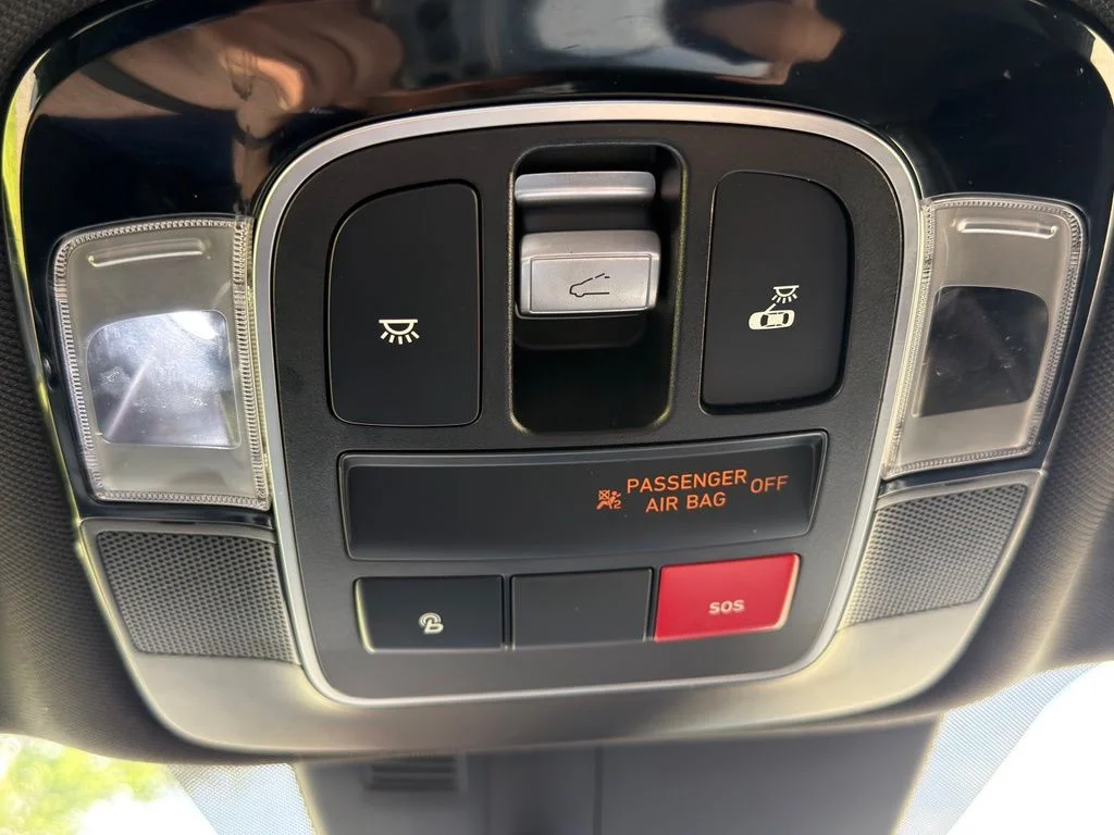 Used 2023 Gray Hyundai SEL image 32