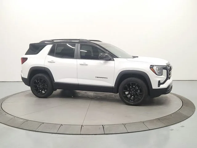 Used 2026 White GMC Elevation image 9