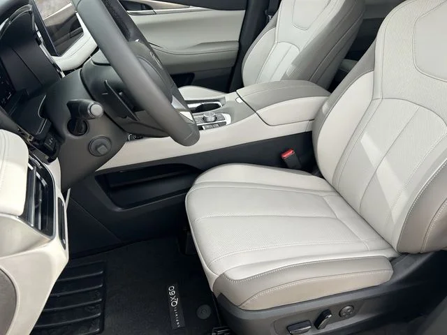 New 2027 MINERAL BLACK INFINITI Luxe AWD image 22