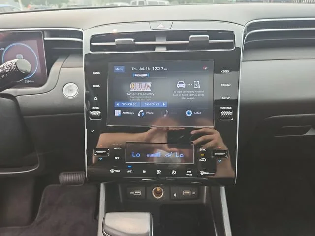 Used 2022 Black Hyundai SEL image 19