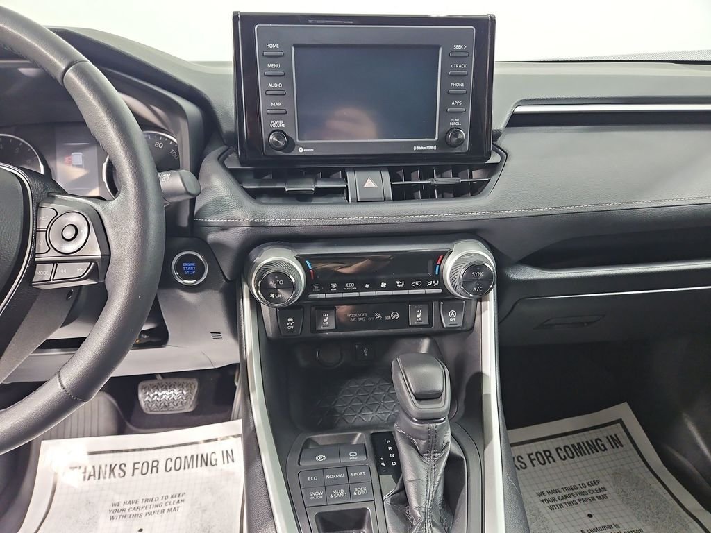 Used 2021  Toyota XLE image 18