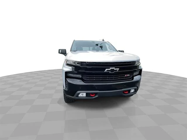 Used 2020 Silver Ice Metallic Chevrolet LT Trail Boss image 4
