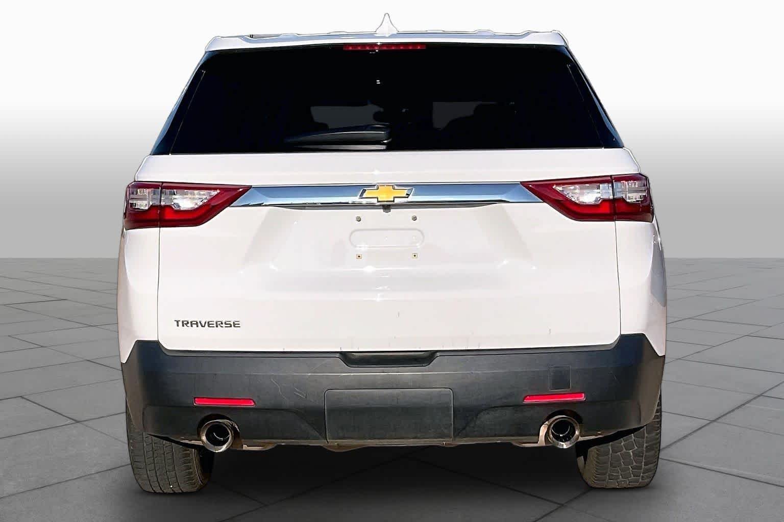 Used 2019 SUMMIT WHITE Chevrolet LS image 5