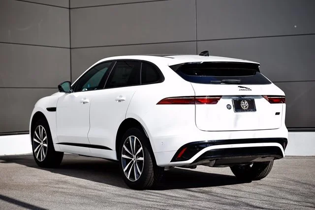 New 2026 White Jaguar P250 R-Dynamic S image 9