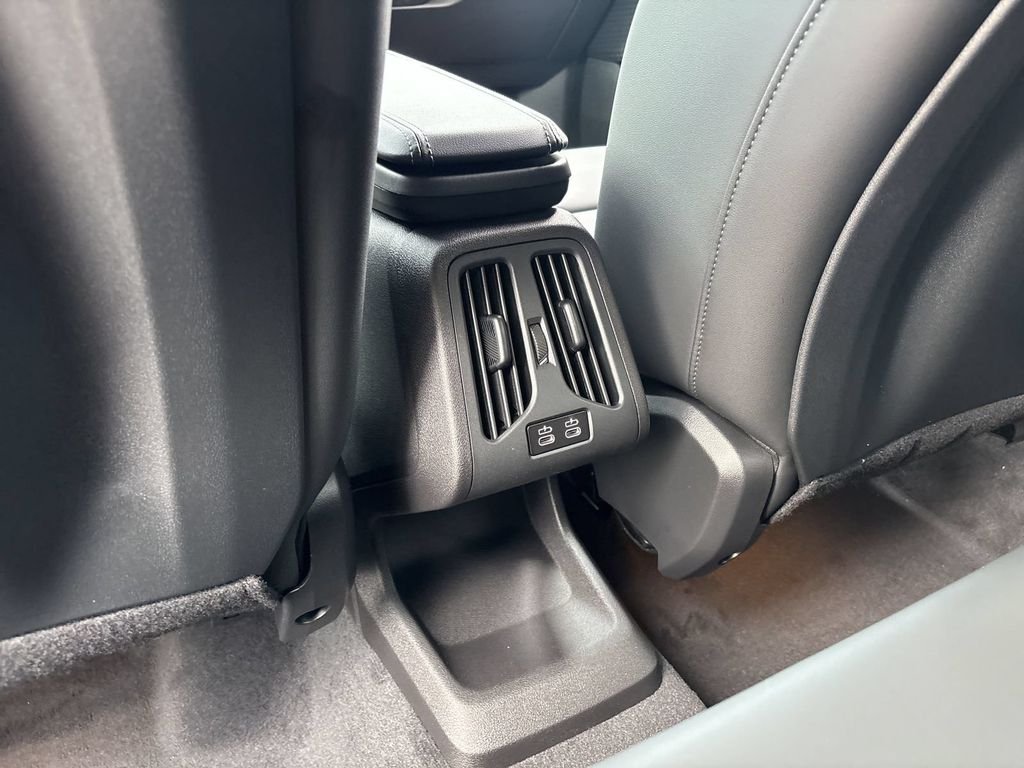 New 2027 Black Sapphire Metallic BMW xDrive28i image 20