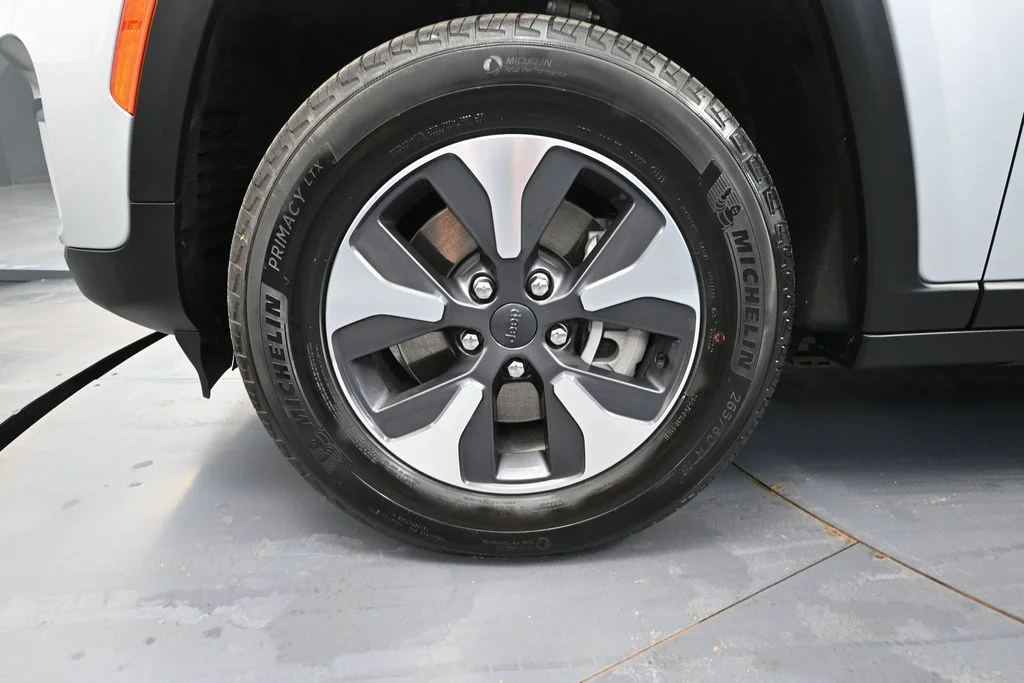 Certified Used 2022 Silver Jeep 4xe image 16