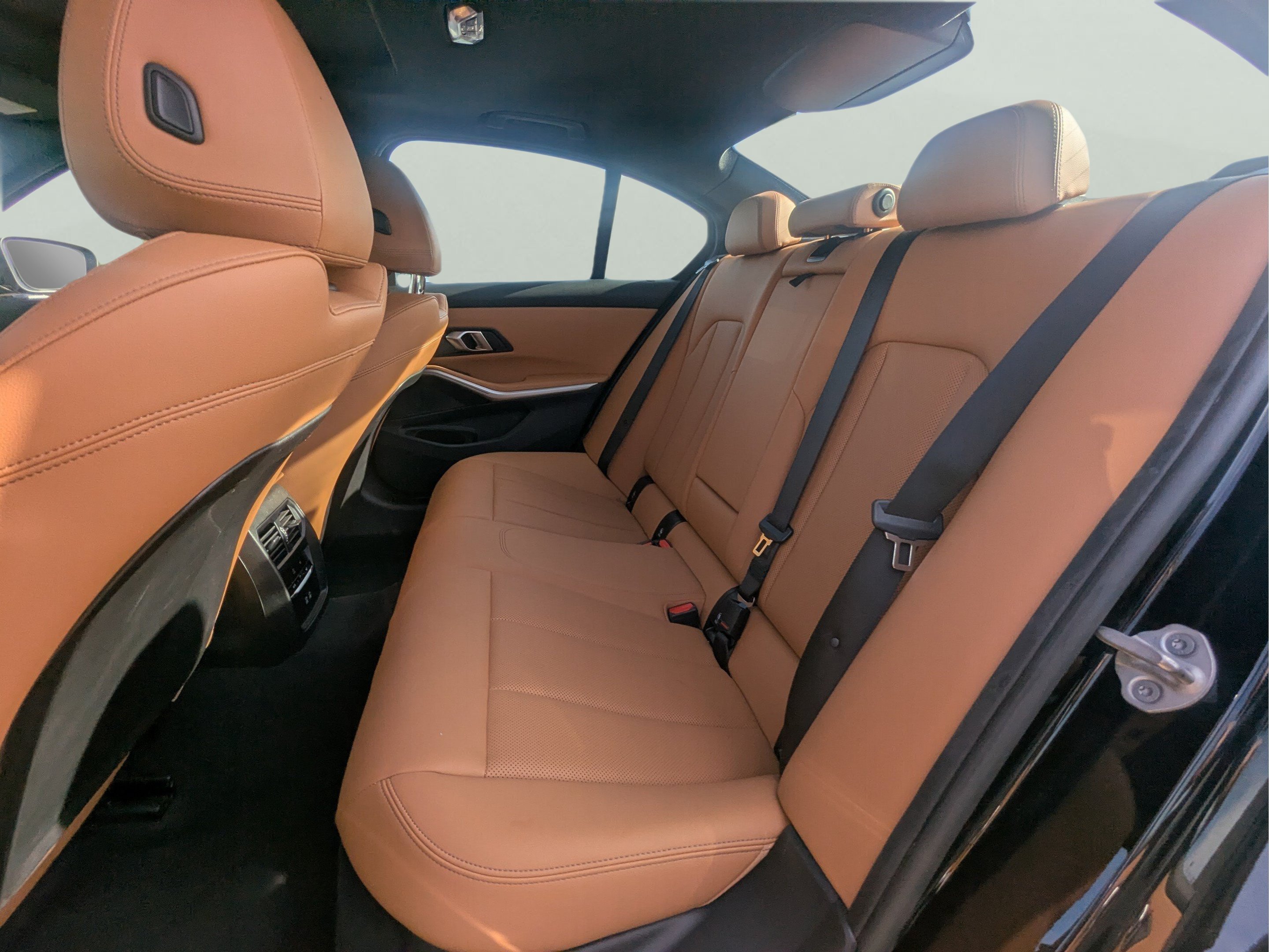 2025 BMW 3 Series 330i - Photo 14
