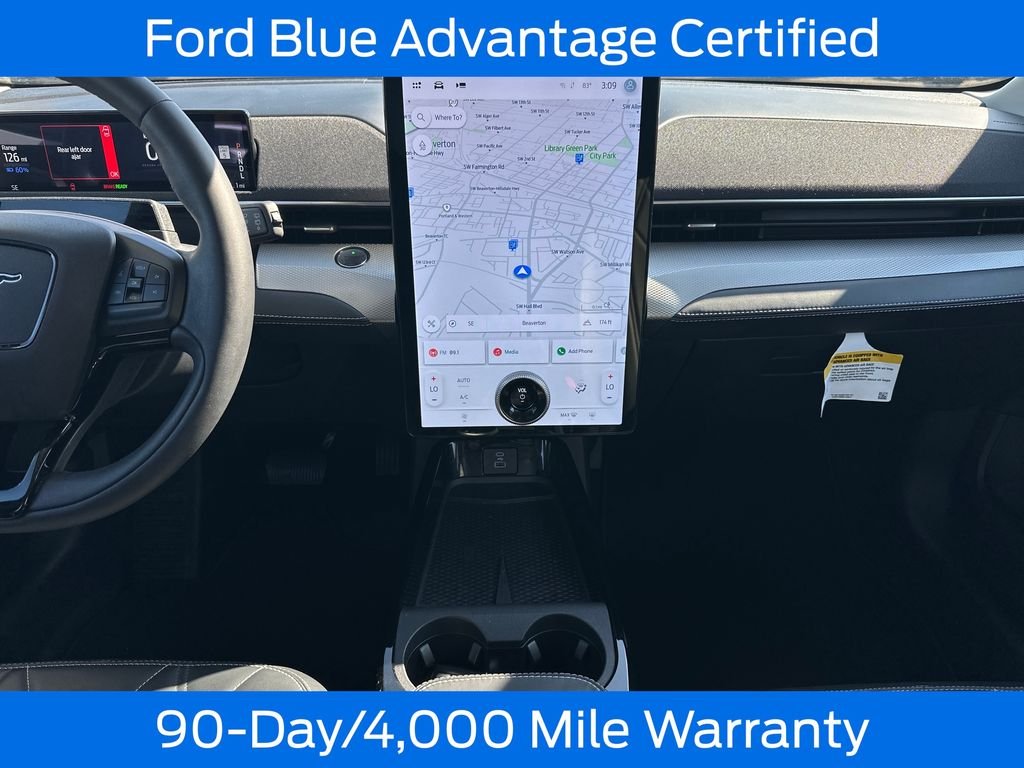 Used 2023 White Ford Select image 21