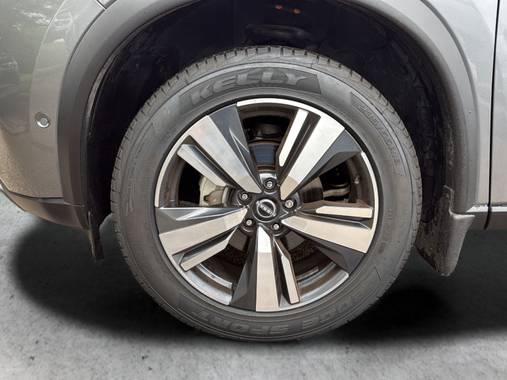 Used 2023 Gray Nissan SL image 39