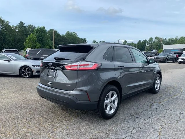 Used 2024 Gray Ford SE image 9