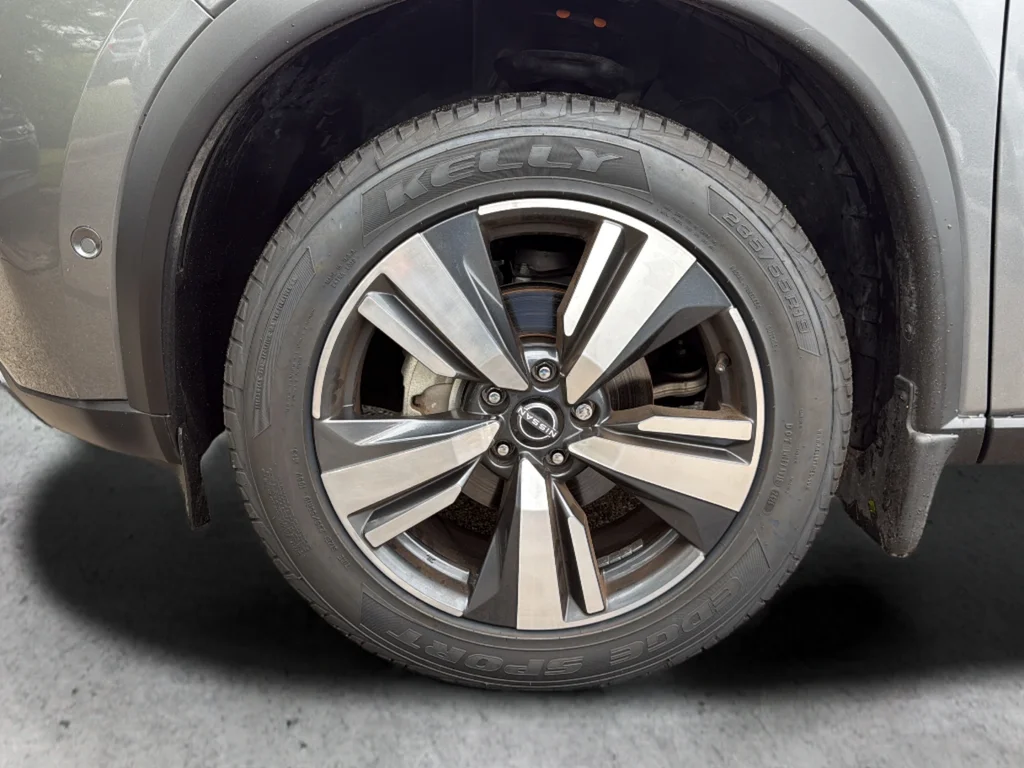 Used 2023 Gray Nissan SL image 39