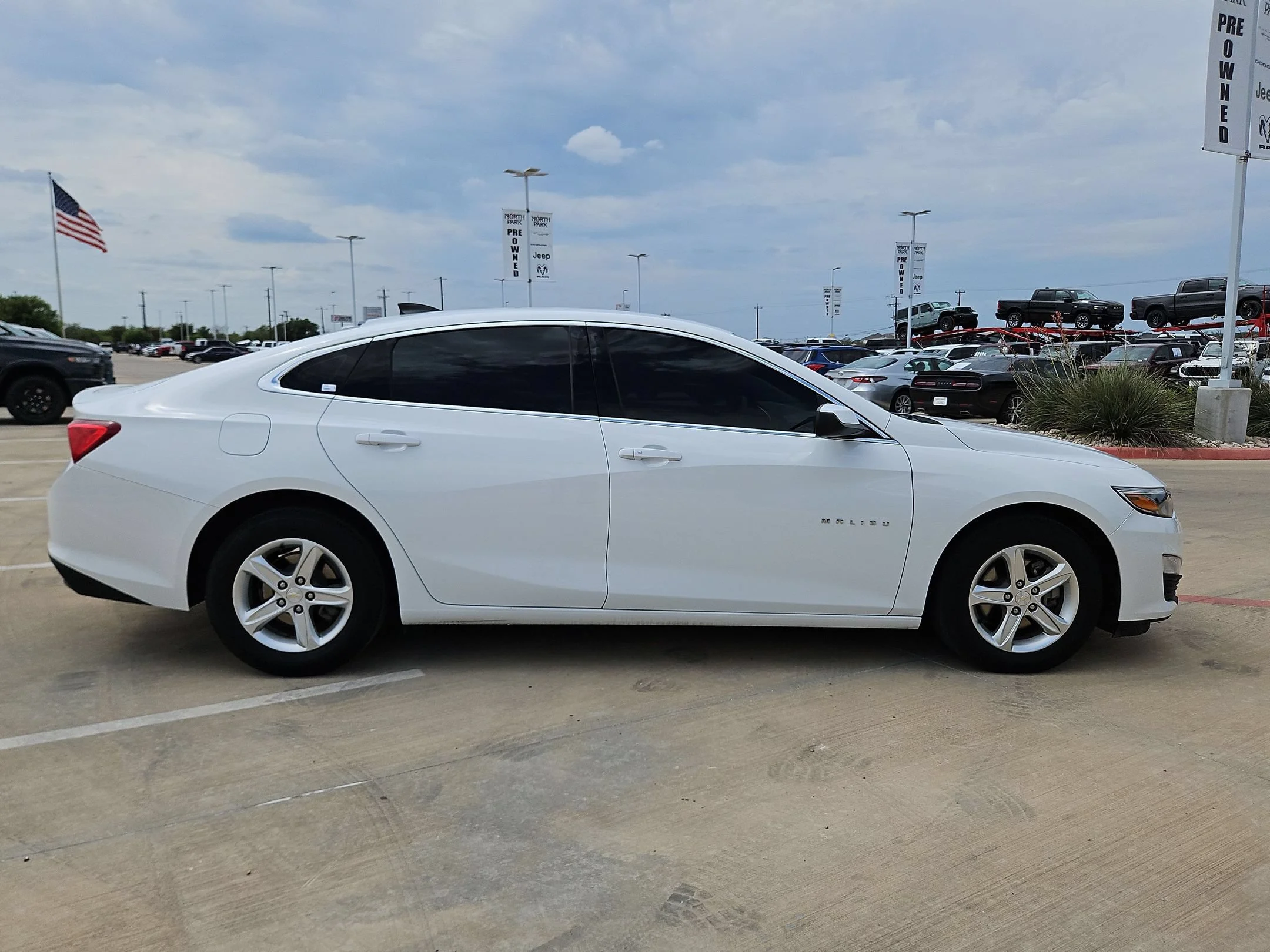 Used 2022 Chevrolet Malibu 1LS with VIN 1G1ZB5ST5NF213738 for sale in Castroville, TX