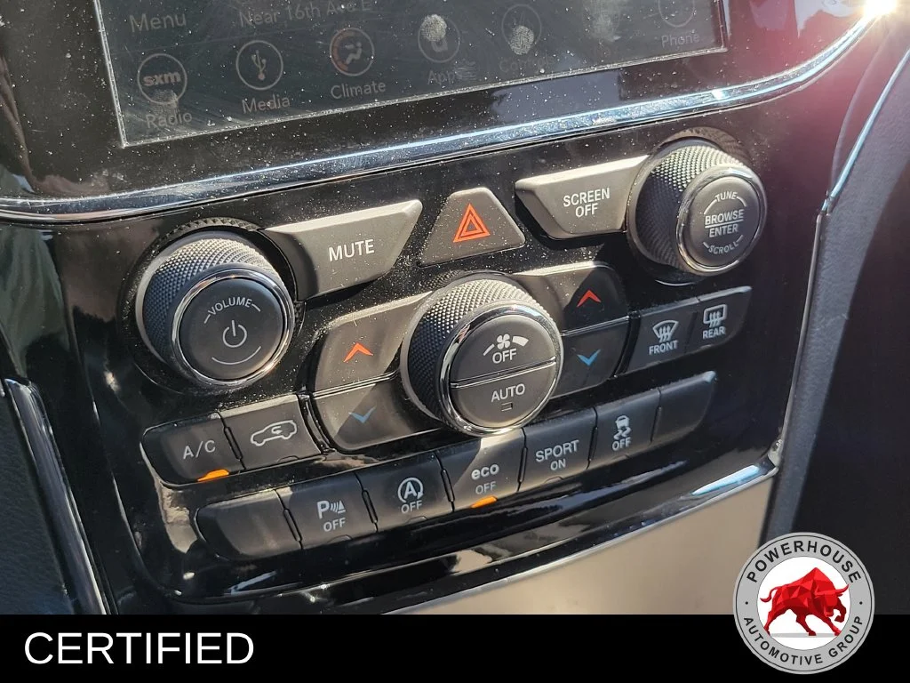 Used 2019 Silver Jeep Limited image 24