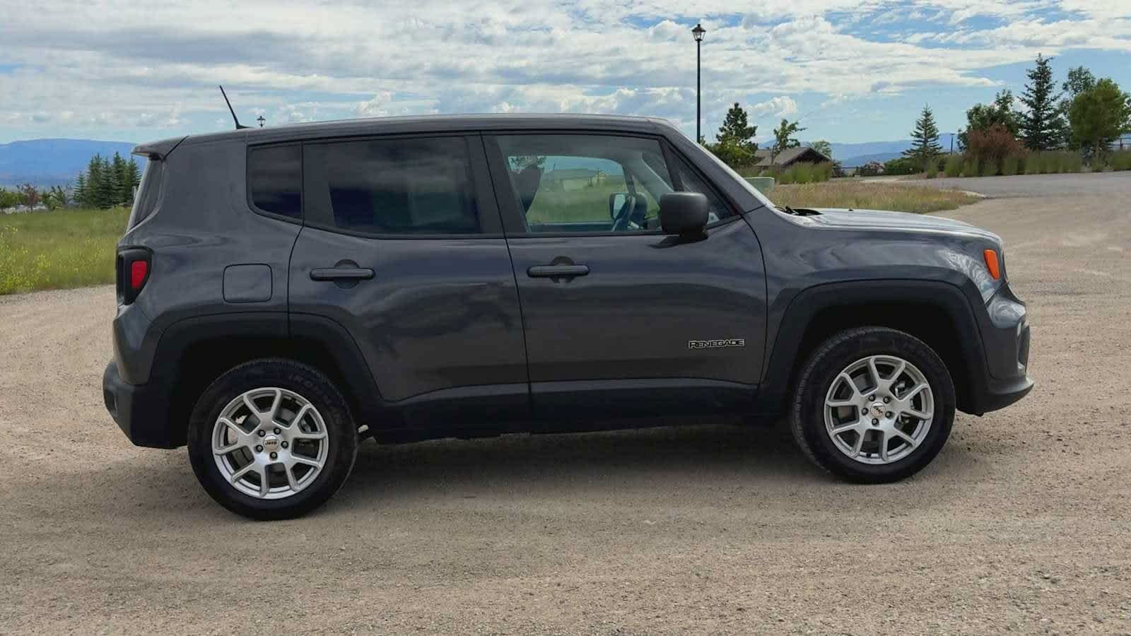 Used 2023 Graphite Gray Jeep Latitude image 15