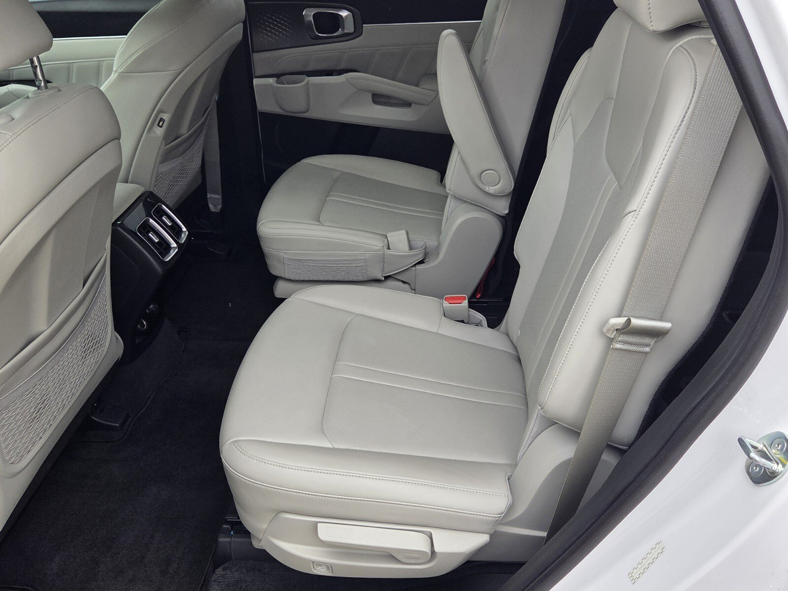 Used 2023 Glacial White Pearl Kia SX image 4