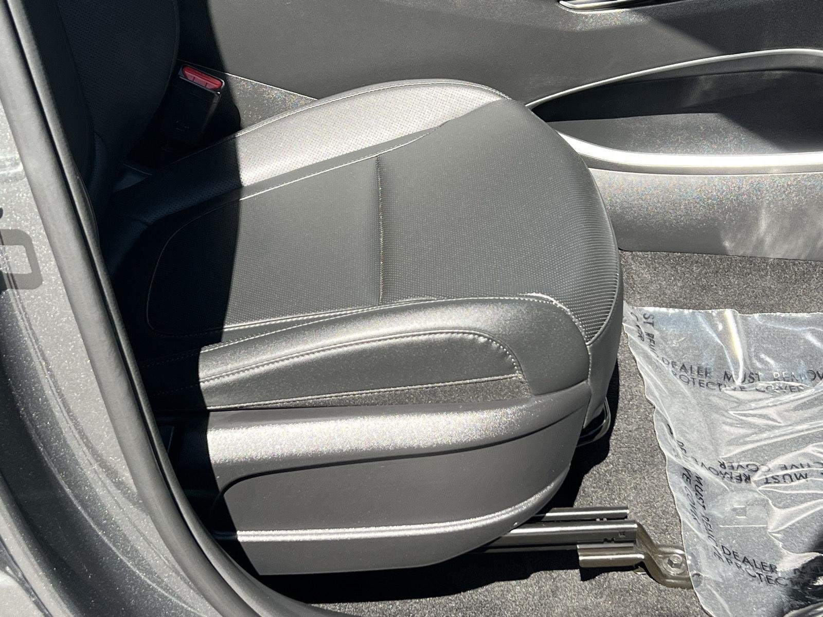 Certified Used 2024 Amazon Gray Hyundai SEL Convenience image 21