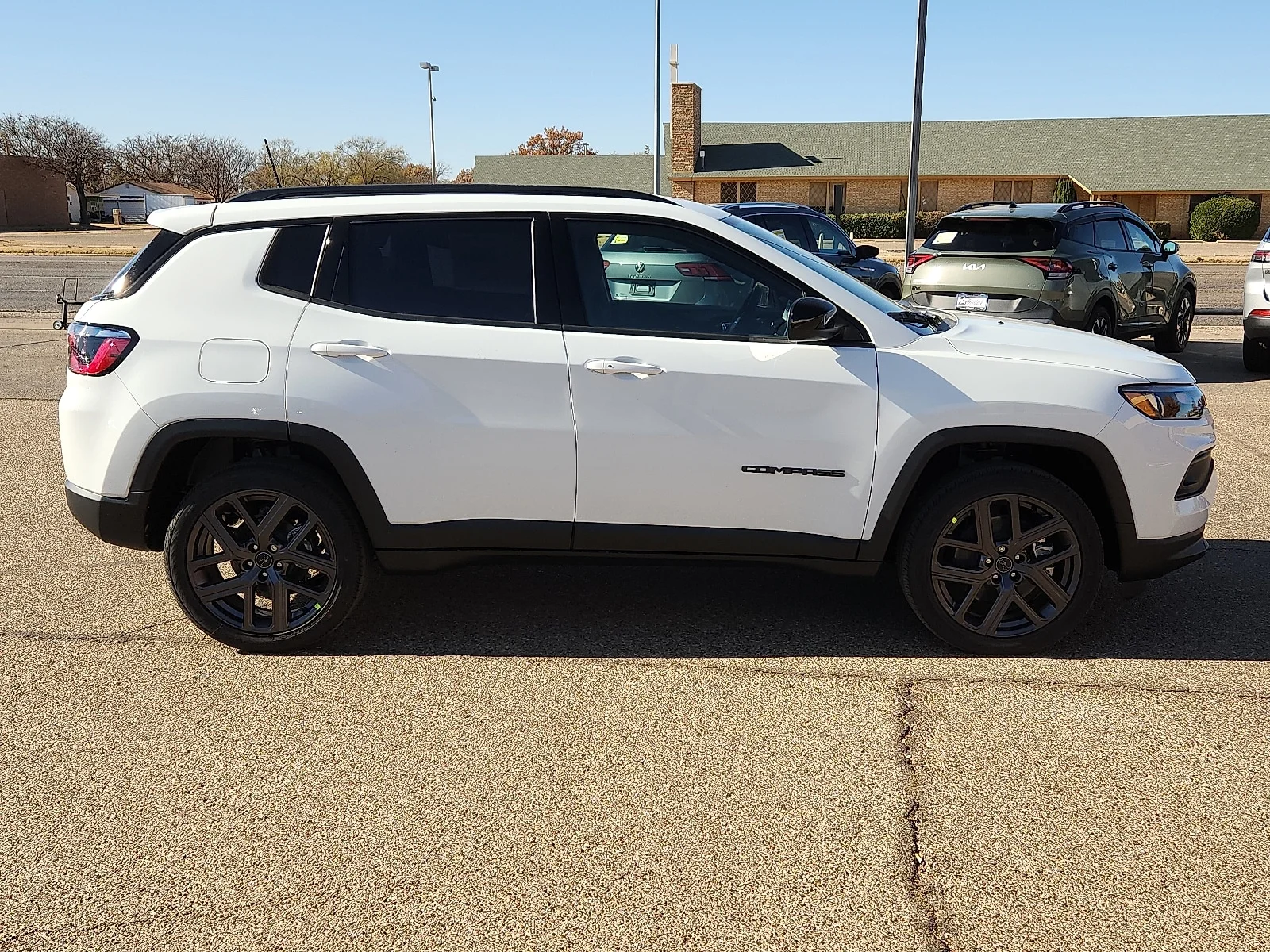 New 2026 PW7 Bright Whit Jeep LATITUDE ALTITUDE 4X4 image 5