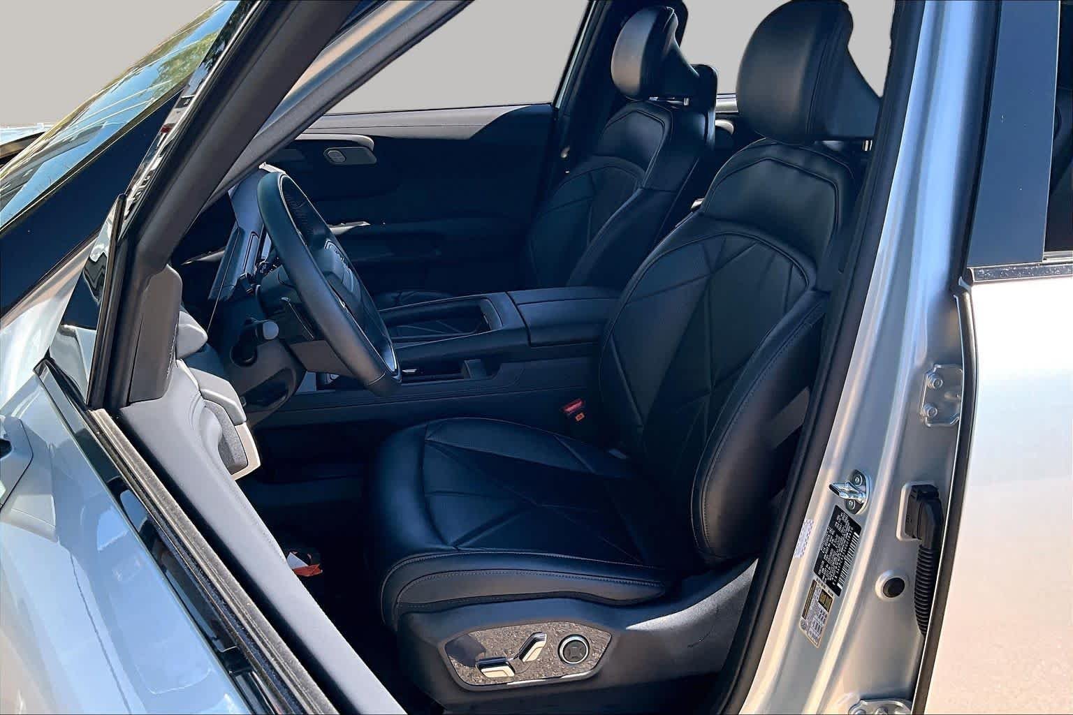 Certified Used 2027 Ivory Silver Kia EX image 8