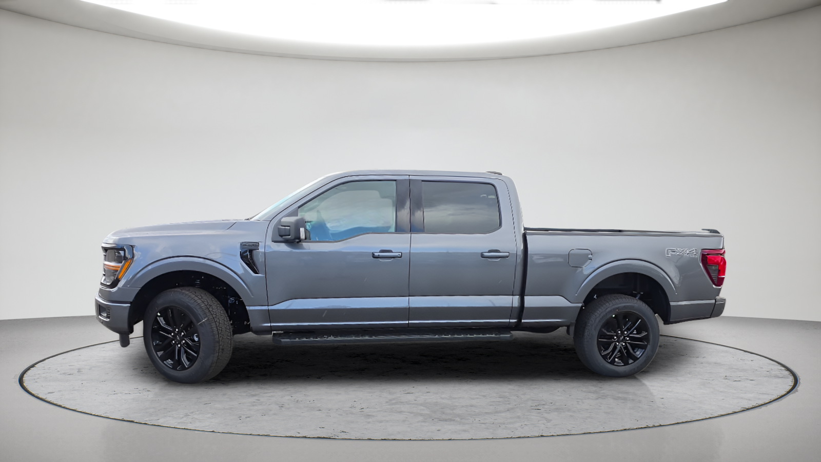 New 2026 Carbonized Gray Metallic Ford XLT image 11