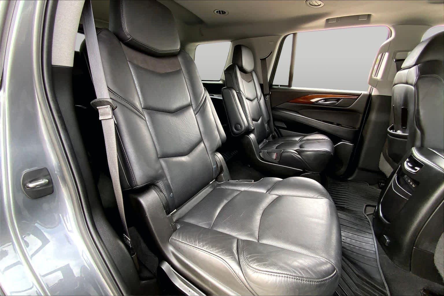 Used 2018 Satin Steel Metallic Cadillac Luxury image 19