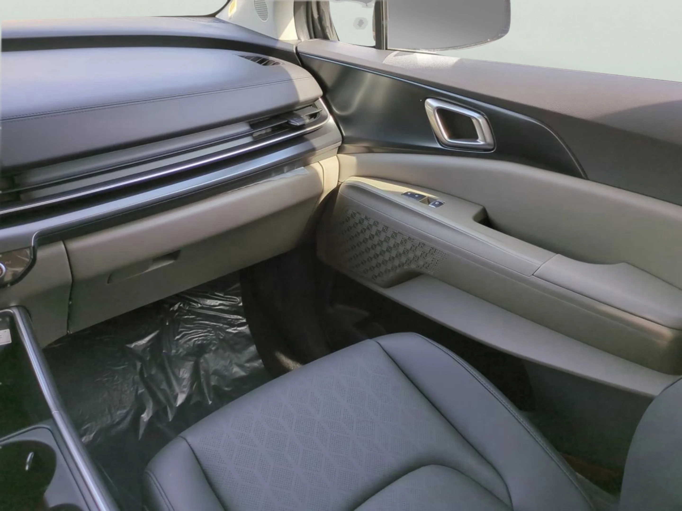 New 2026 Aurora Black Pearl Kia LXS image 15