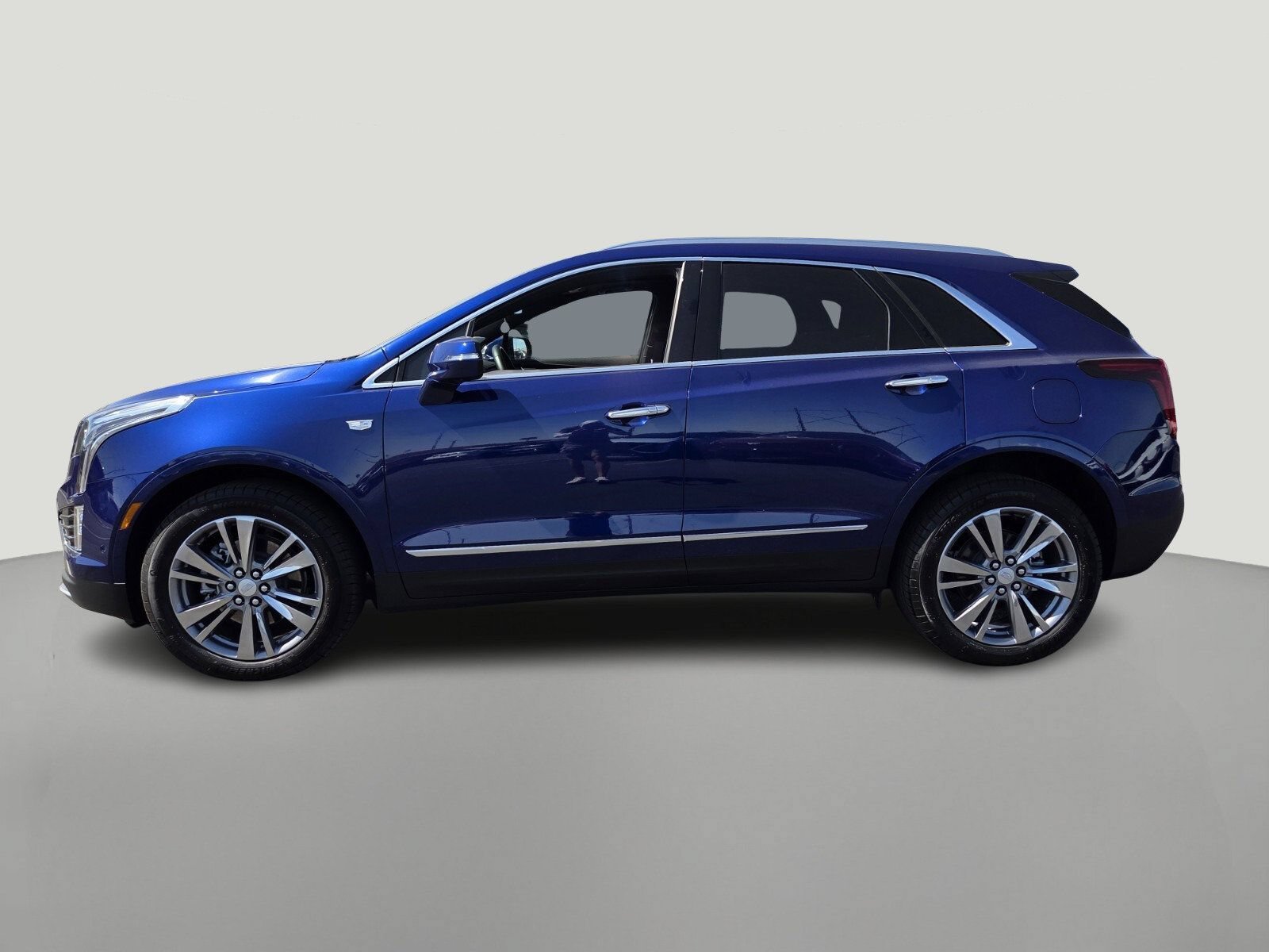 2026 Cadillac XT5 Premium Luxury - Photo 2