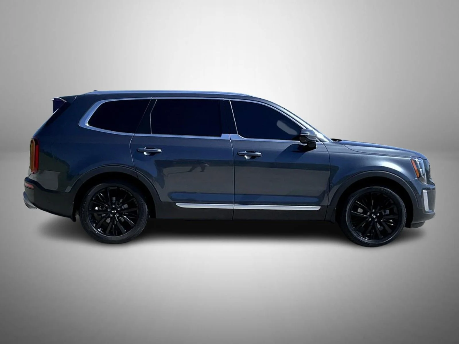 Used 2020 Gray Kia SX image 4
