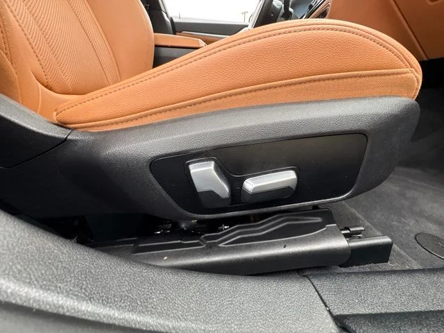 Used 2023 Black BMW M50 image 22