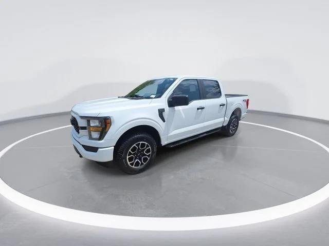 Used 2023 White Ford XL image 4