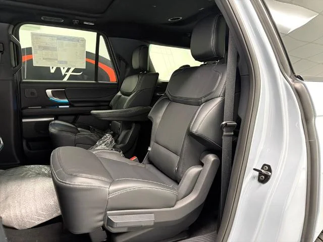 New 2027 Glacier Gray Metallic Tri-Coat Ford MAX Platinum image 32