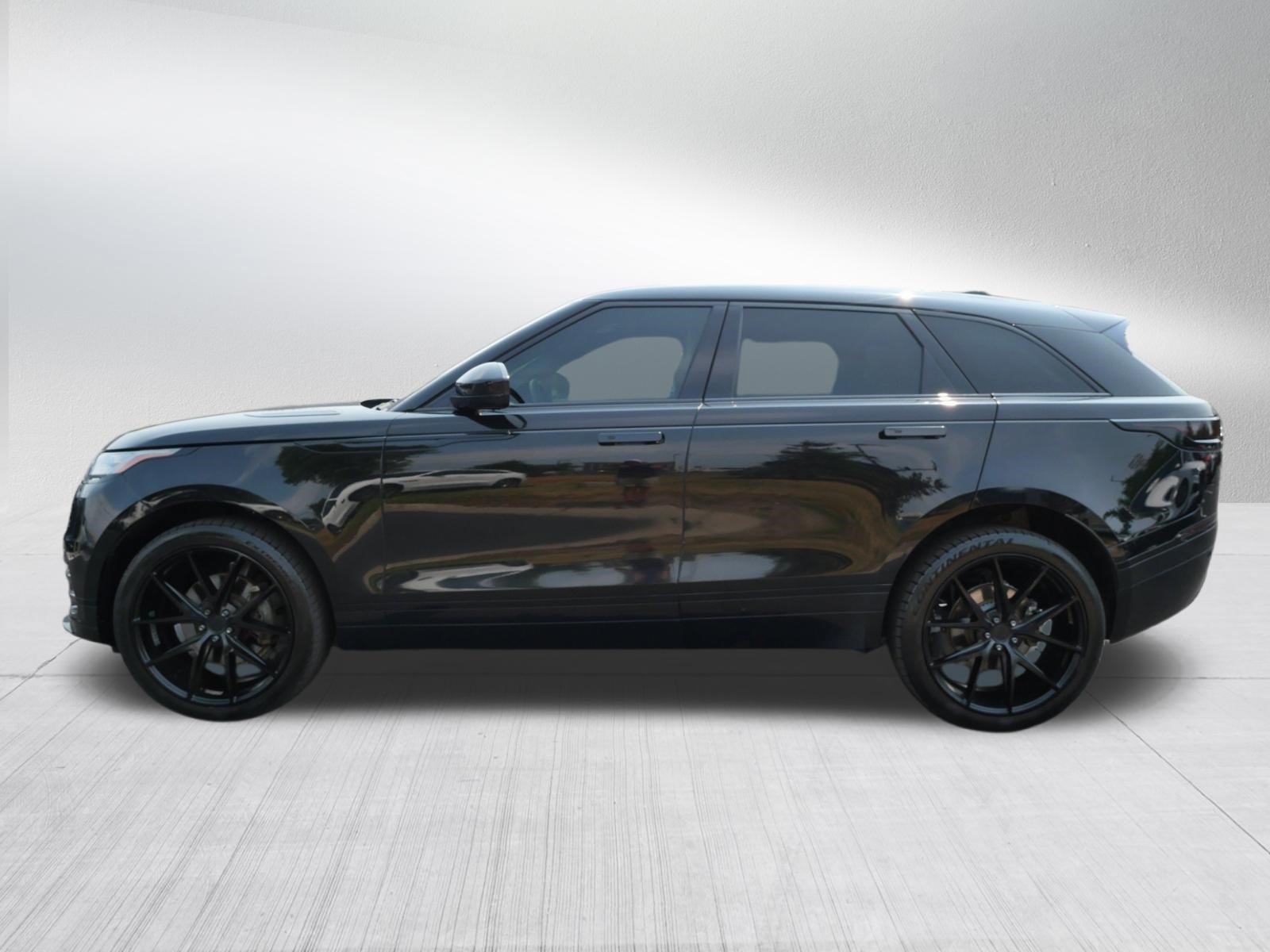 Used 2023 Santorini Black Metallic Land Rover R-Dynamic S image 2