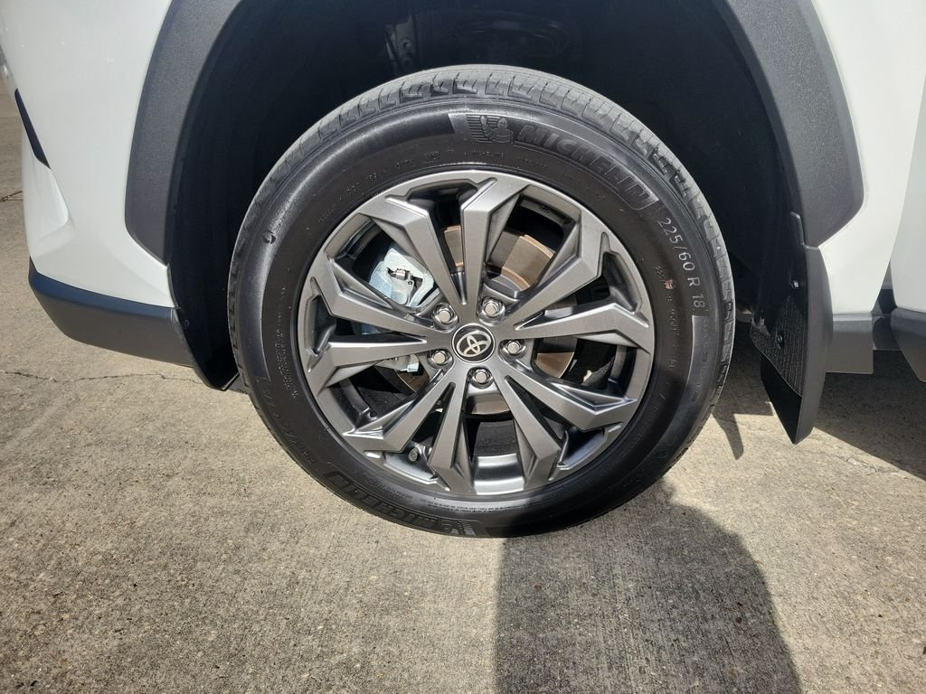 Certified Used 2025  Toyota Limited image 35
