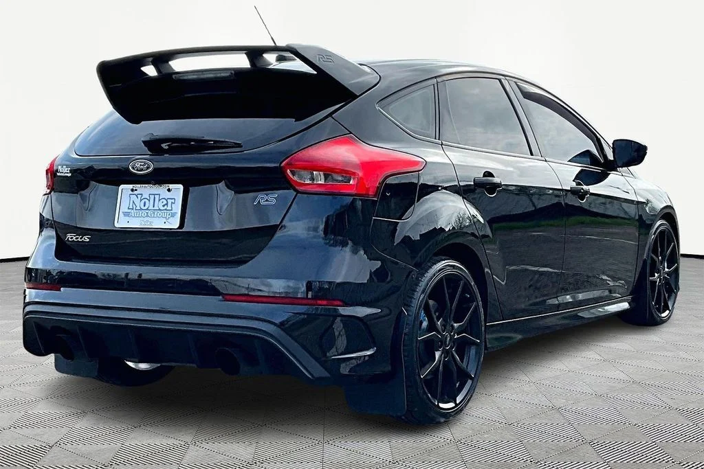 Used 2017 Ford Focus RS with VIN WF0DP3TH6H4122914 for sale in Kansas City
