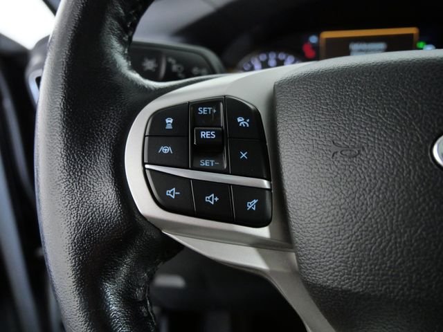 Used 2022 Black Ford Limited image 26