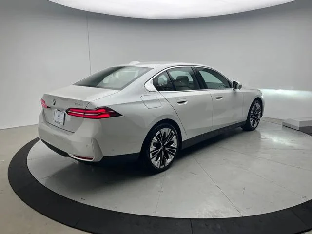 New 2027 Mineral White Metallic BMW 530i image 4
