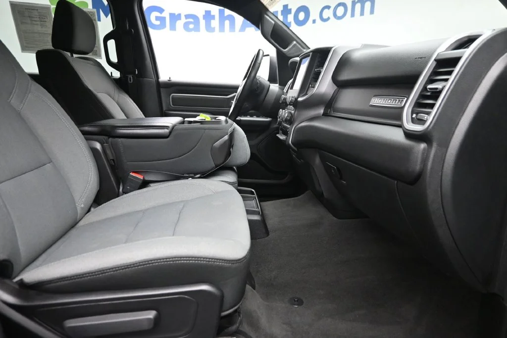 Used 2022 Blue Ram Big Horn/Lone Star image 9