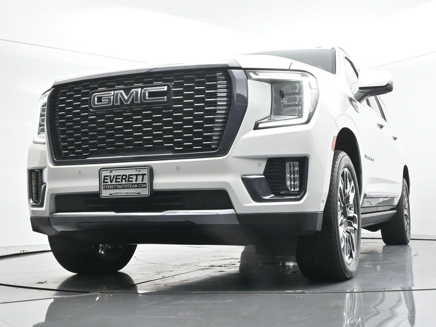 Used 2023 WHITE FROST TRICOAT GMC Denali Ultimate image 50