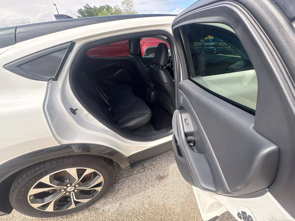 Used 2023 White Ford Premium image 6