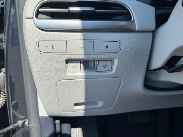 Used 2024 White Hyundai Limited image 24
