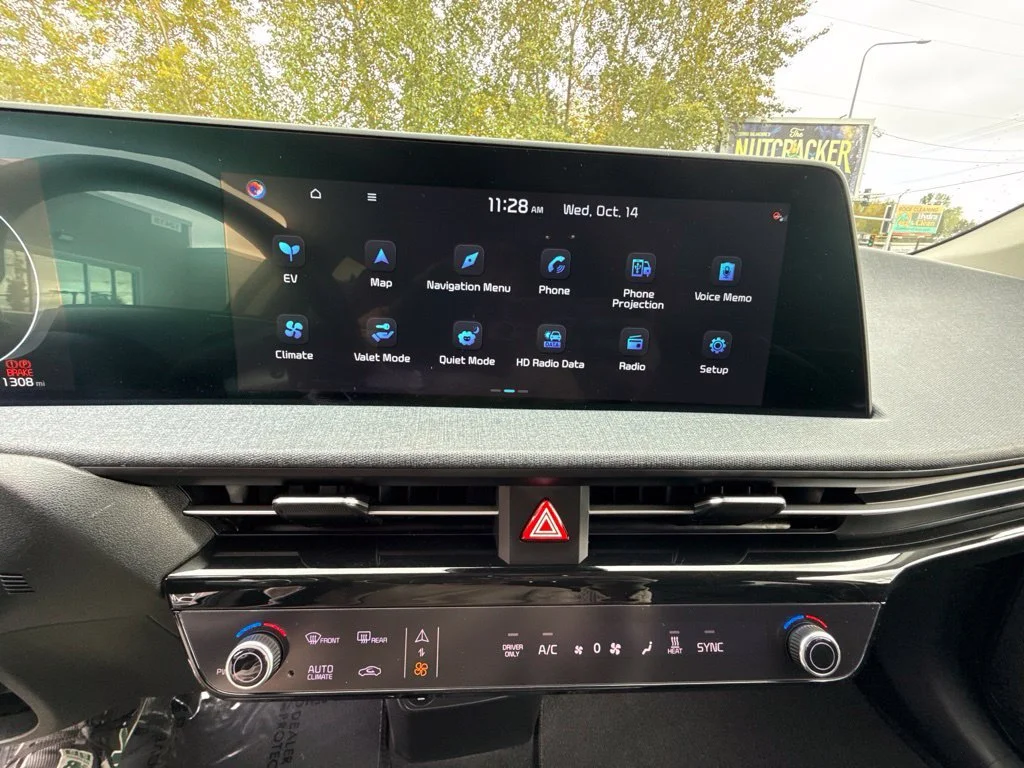 Used 2024 Gravity Blue Kia Wind image 13