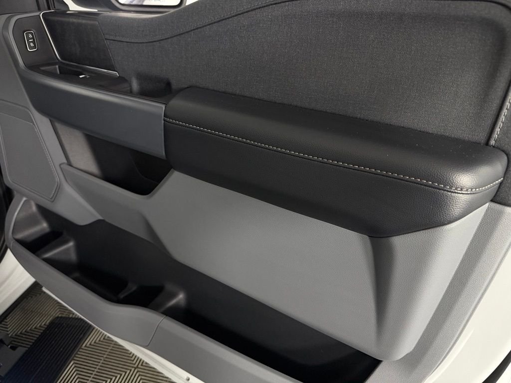Used 2023 White Ford XLT image 33