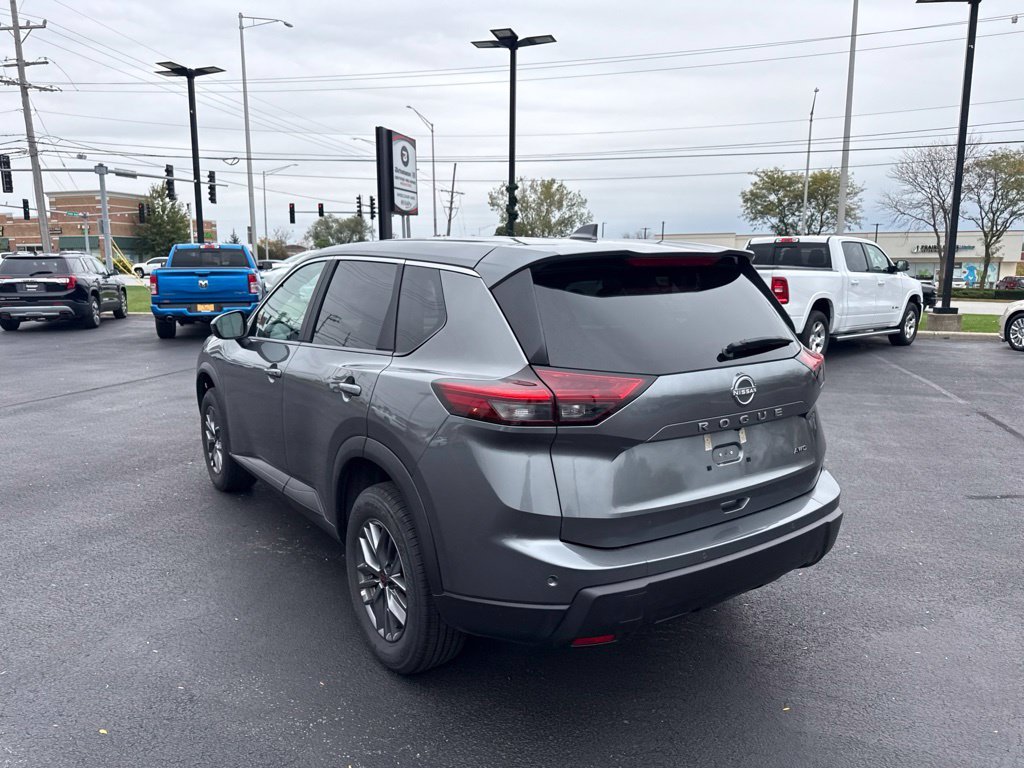 Used 2026 Gray Nissan SV image 3