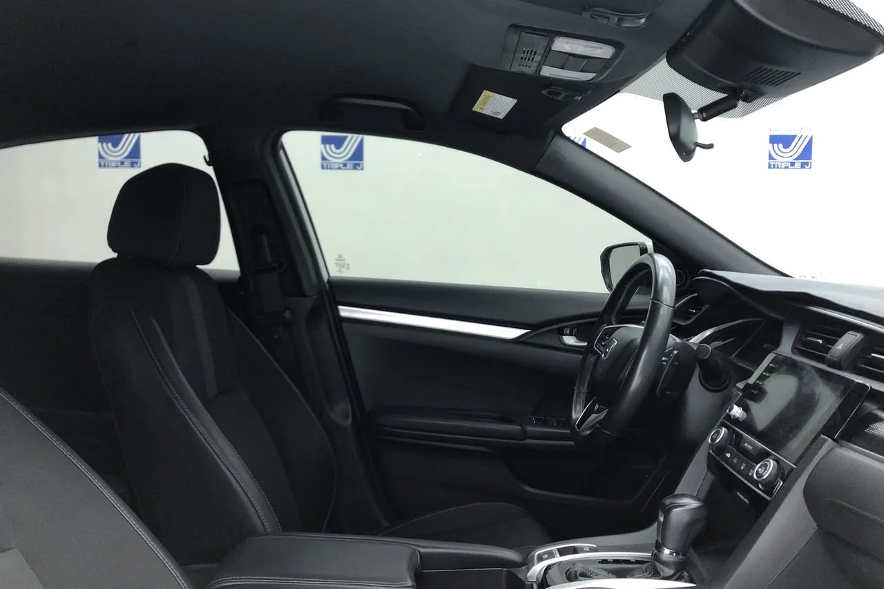 Used 2020 Platinum White Pearl Honda Sport image 19