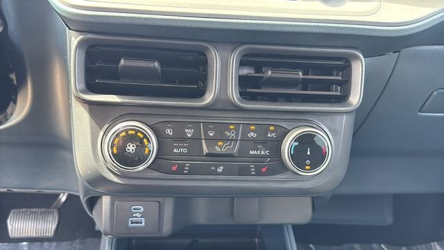 Used 2024 Beige Ford XLT image 27