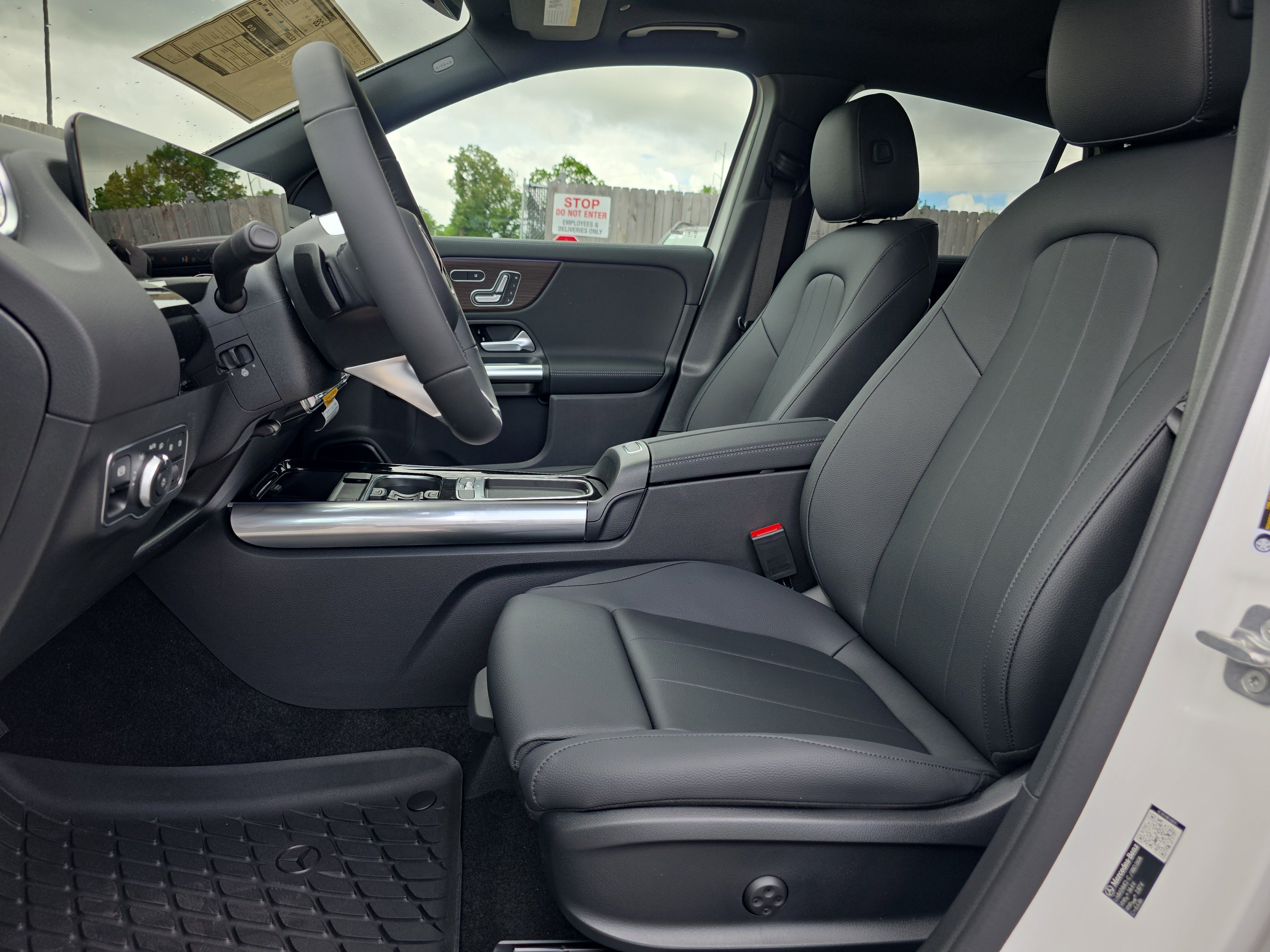 New 2026 Polar White Mercedes-Benz GLA 250 image 38