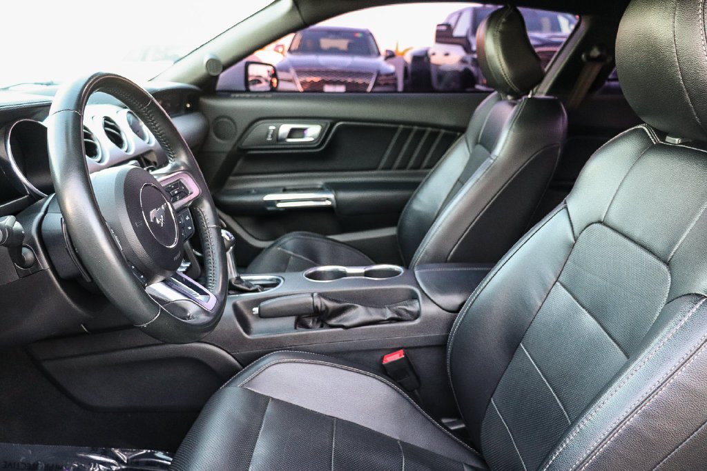 Used 2020 Oxford White Ford GT Premium image 19