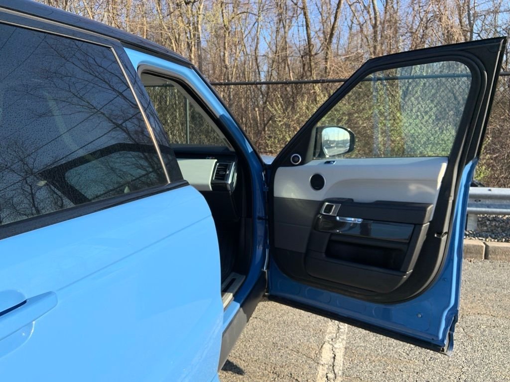 Used 2022 Blue Land Rover SVR image 17