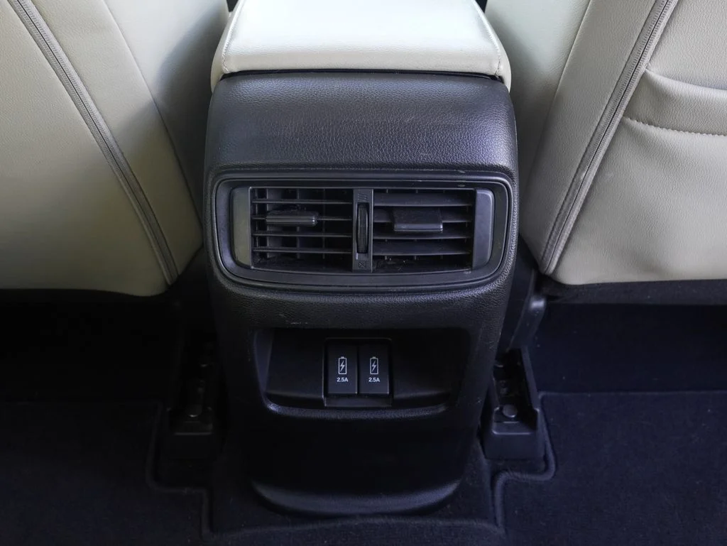 Used 2018 White Honda EX-L image 29