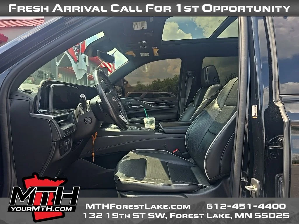 Used 2021 Black Cadillac Sport image 8