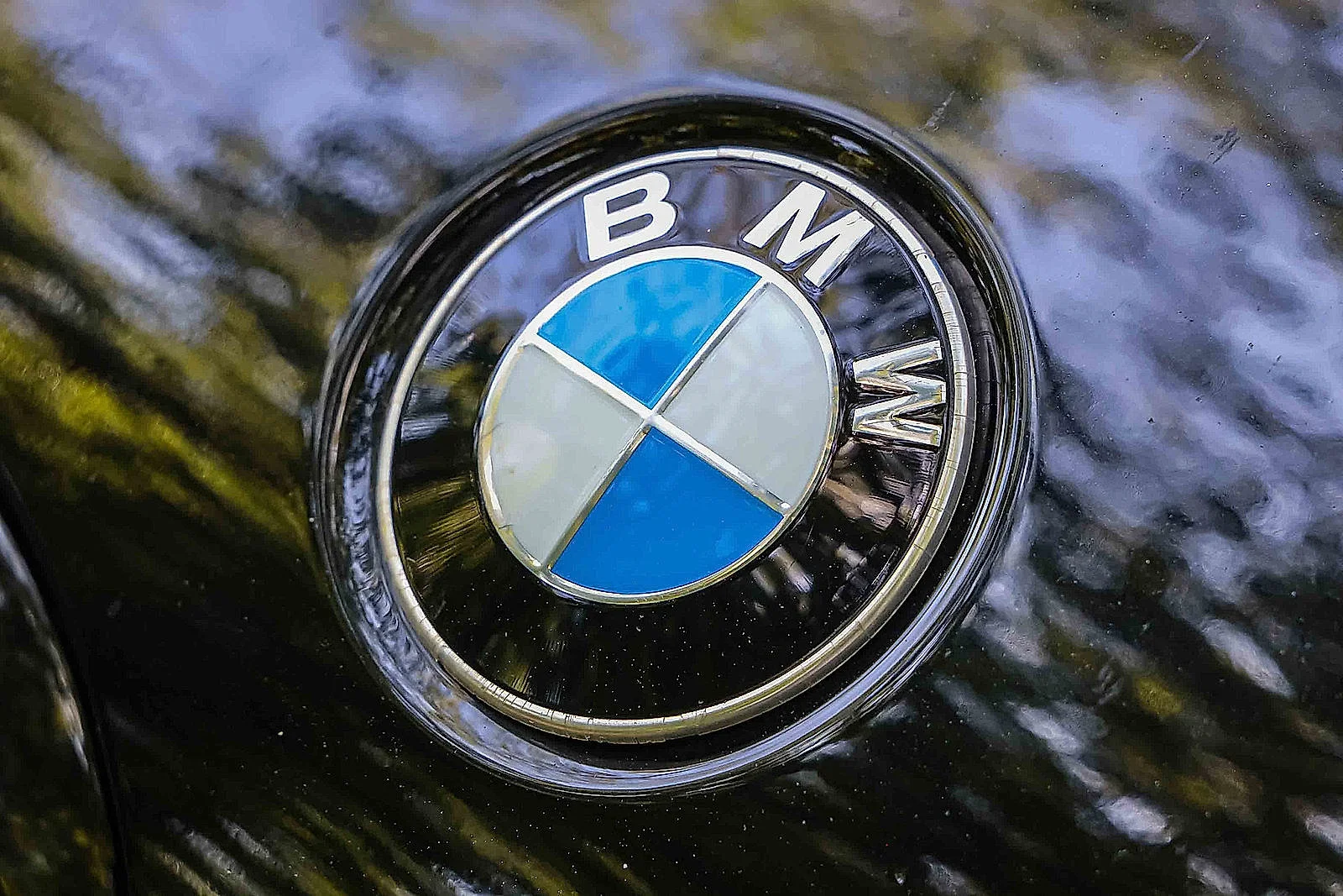 Used 2021 Black Sapphire Metallic BMW xDrive30i image 29